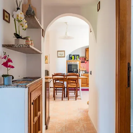 בית נופש Sa Omu De Sa Palgia Jerzu